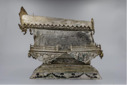 宋熙宁二年錾花佛陀与众弟子纹银棺