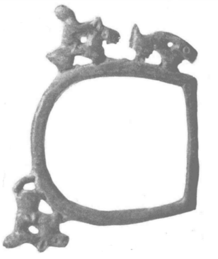 南山根遗址骑马追兔搏斗铜环