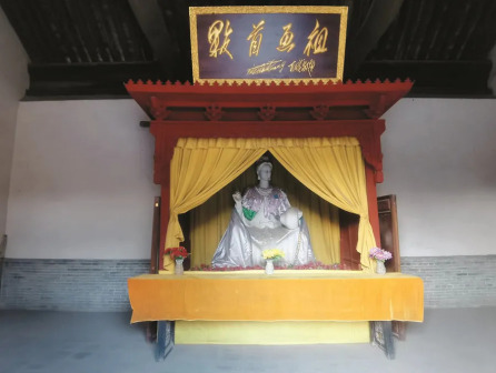 敤首祠里的敤首像