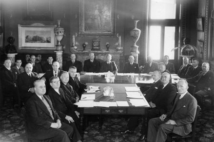 1949年校董事会第一次会议