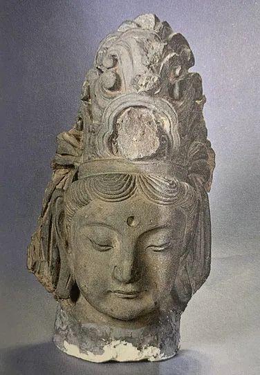 陶质菩萨头像
