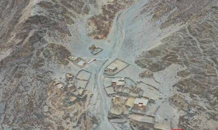 玉树古墓群环境俯瞰图