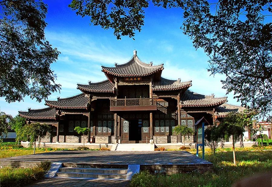 贡  院