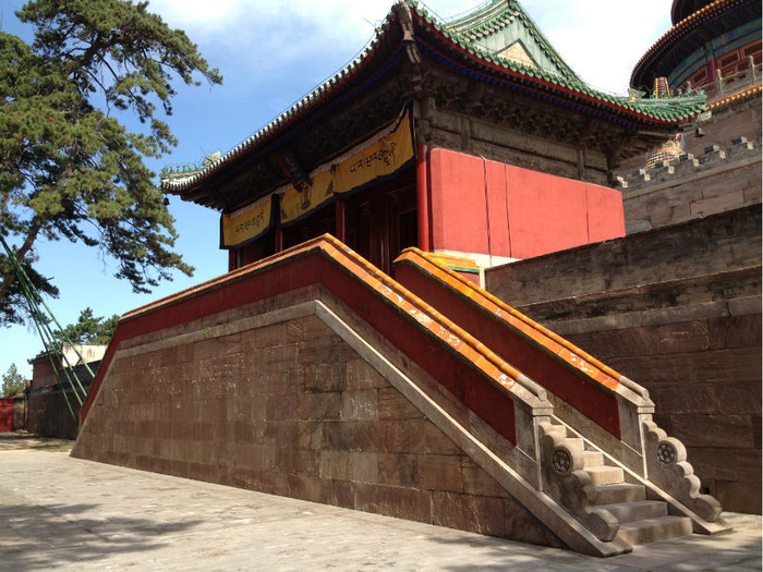 普乐寺阇城碑亭