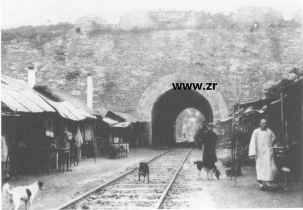 京市铁路穿过金川门