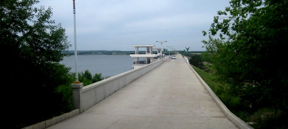 音河水库大坝
