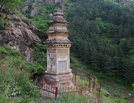 金河寺悬空庵塔群