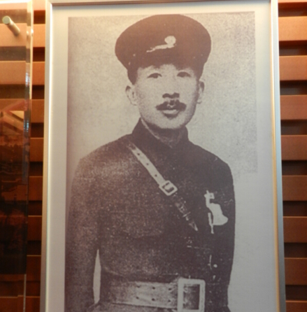蔡公时年轻时从军的照片