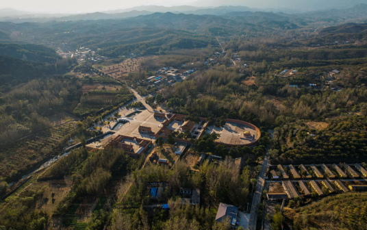 昌西陵全景（远景侧面）