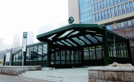 青岛地铁车站外观