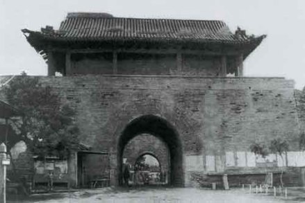 广渠门城楼