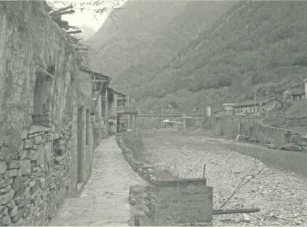 沿河街道