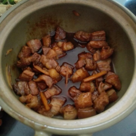 焖猪肉