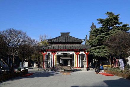 拜殿及墓