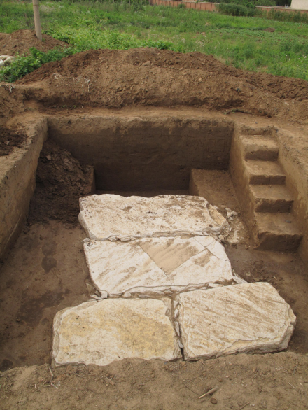 辽阳苗圃汉墓群挖掘现场