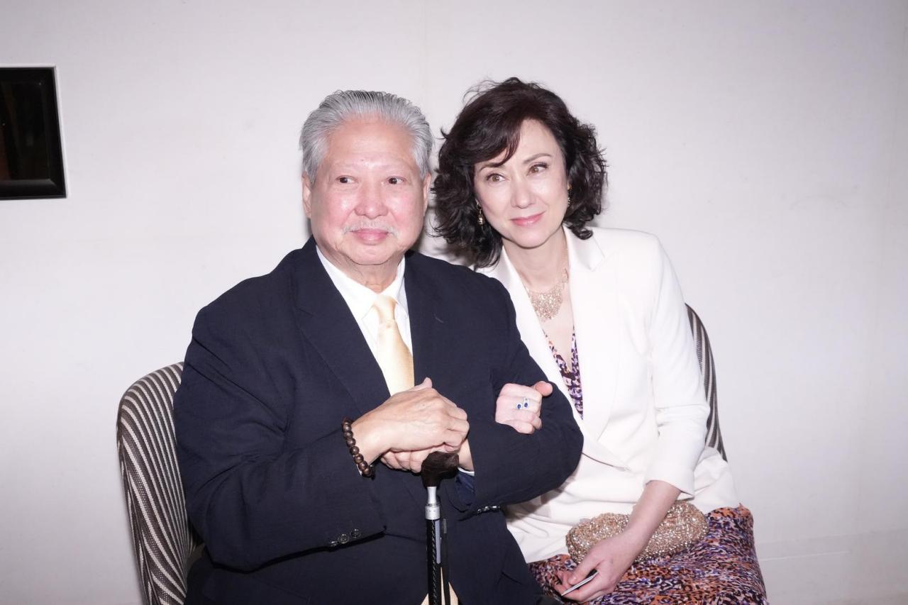 洪金宝与高丽虹 