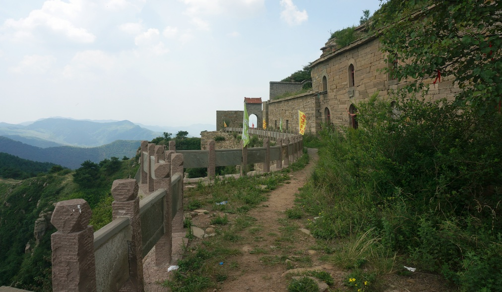 发鸠山起云洞