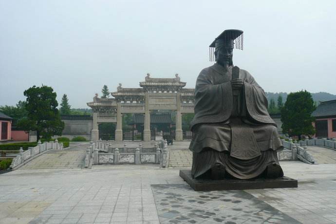 泰伯庙和墓