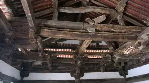 崇明寺中殿断粱结构,全国仅有