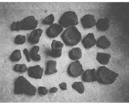 团山遗址夹砂陶片、器耳、网坠等