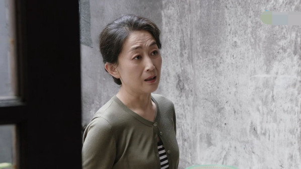 《都挺好》中饰演苏母