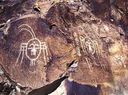 岩画上的西夏文字 