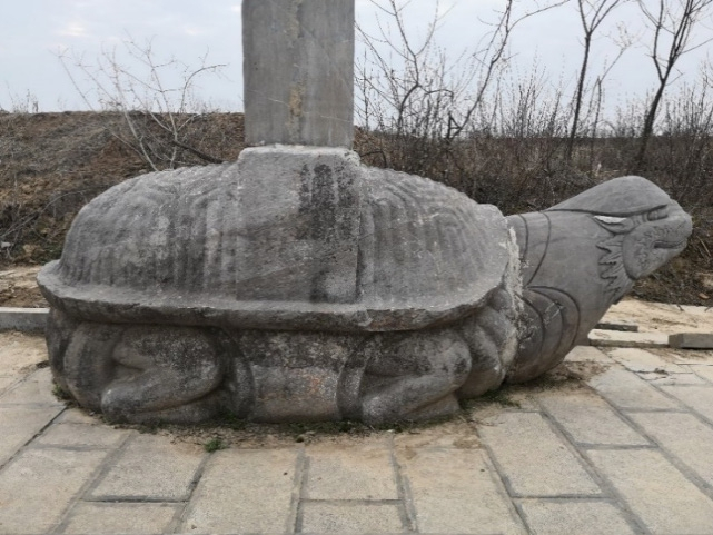 龟趺与墓碑