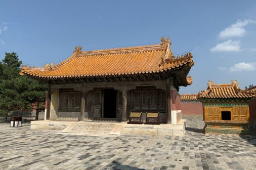 东配殿和焚帛炉