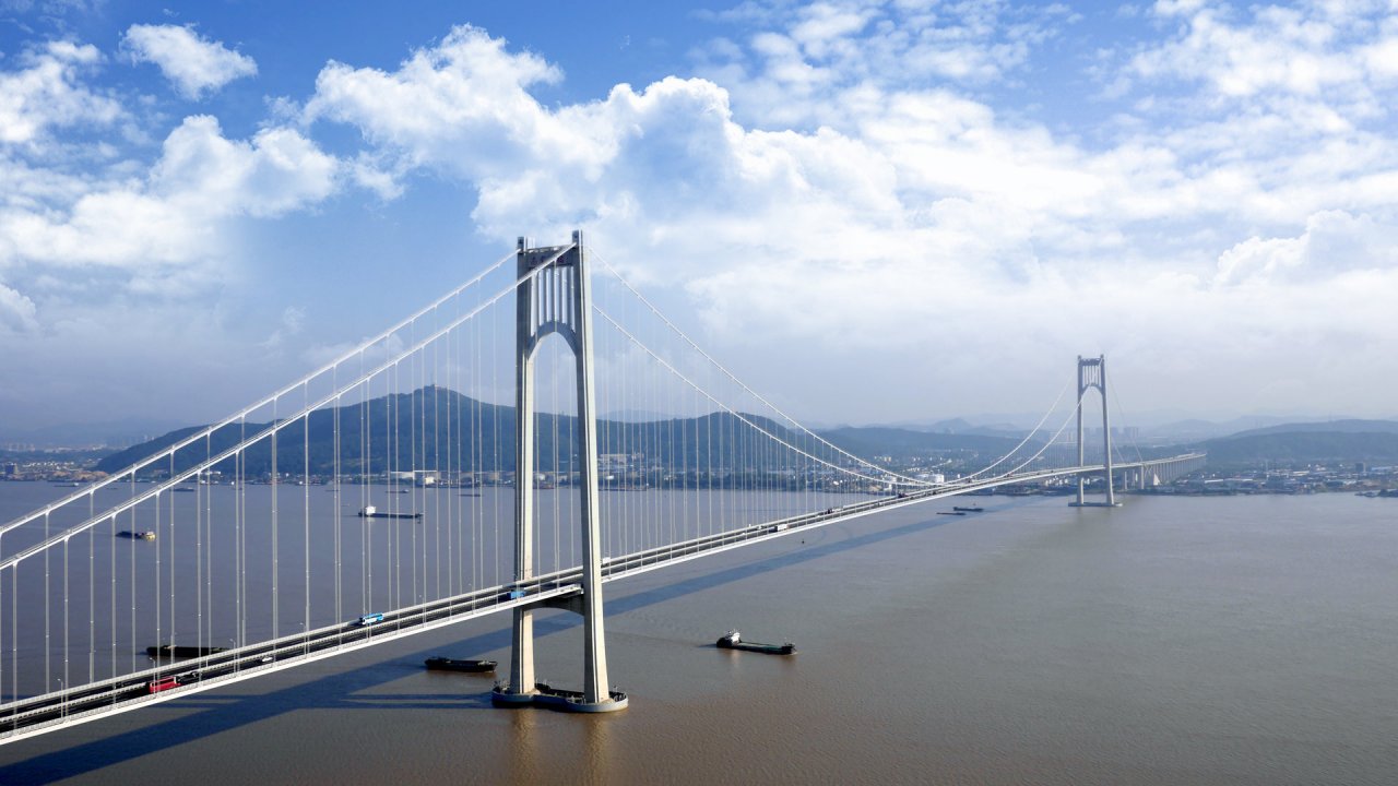 南京栖霞山长江大桥远眺图