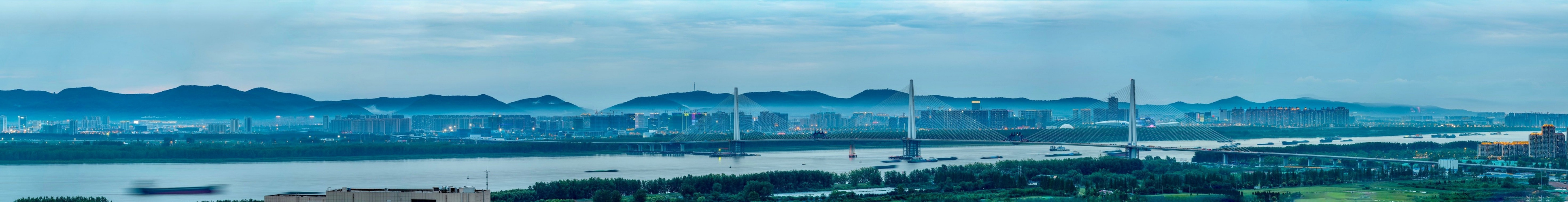 南京江心洲长江大桥全景图