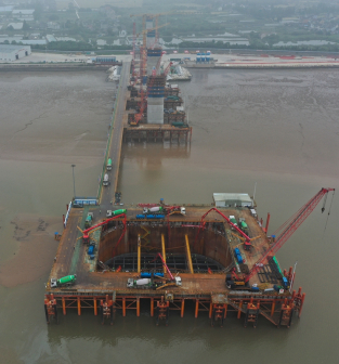 2024年6月8日，北航道桥承台施工