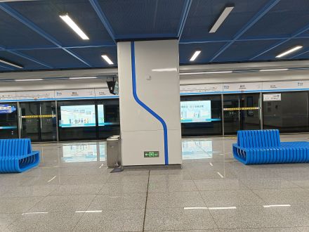 郎庄站站台图2