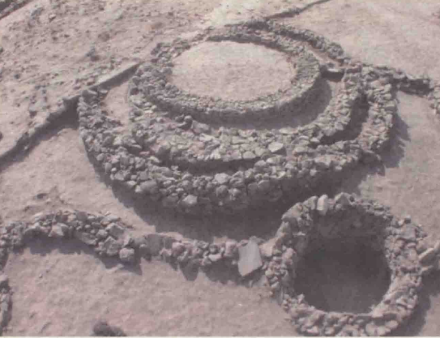 三座店石城遗址房址结构