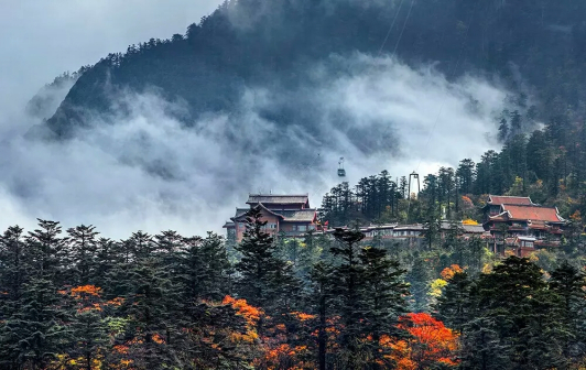 峨眉山秋景