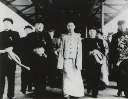 李济深与中央领导迎接班禅