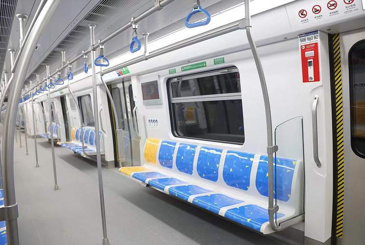 北京地铁17号线列车车厢 