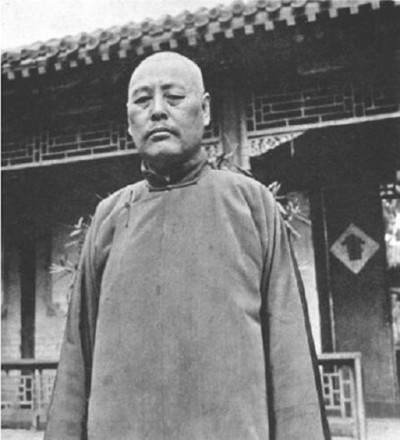 吴佩孚在北平居所留影