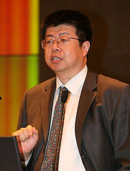 张颐武教授近照