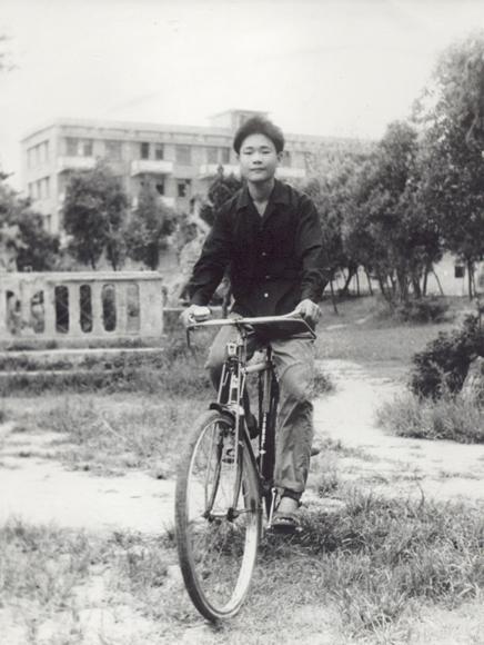 李书福年少时的照片 