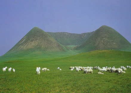 马蹄形火山口
