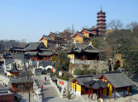 古鸡鸣寺