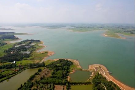 龙赛湖