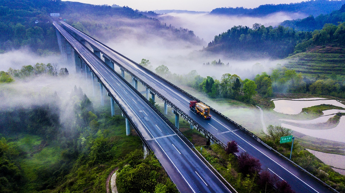忠县道路交通四通八达 