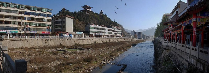 乾佑河支流县河（镇安河）镇安县城段