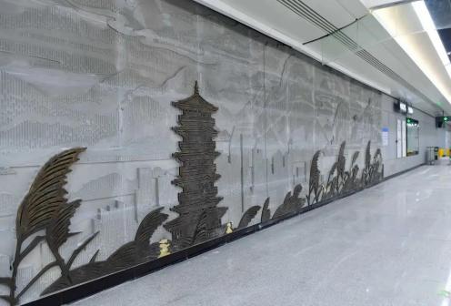 葛店南站站厅艺术墙“生态宜居”
