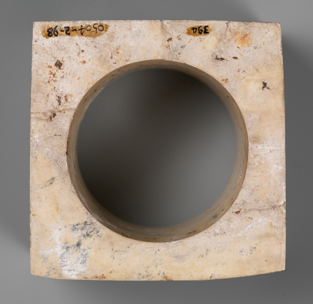 吴家埠出土半成品玉琮