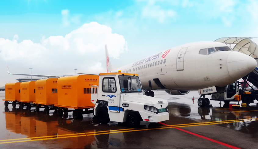 奥凯航空波音B737客机停场长沙黄花国际机场