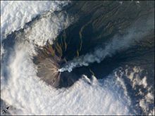默拉皮火山的卫星照片