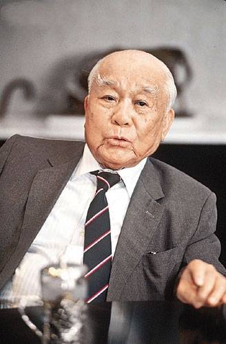 何善衡