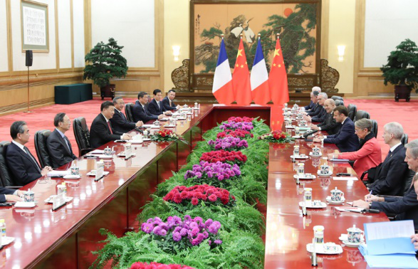 习近平主席在与法国总统马克龙会谈